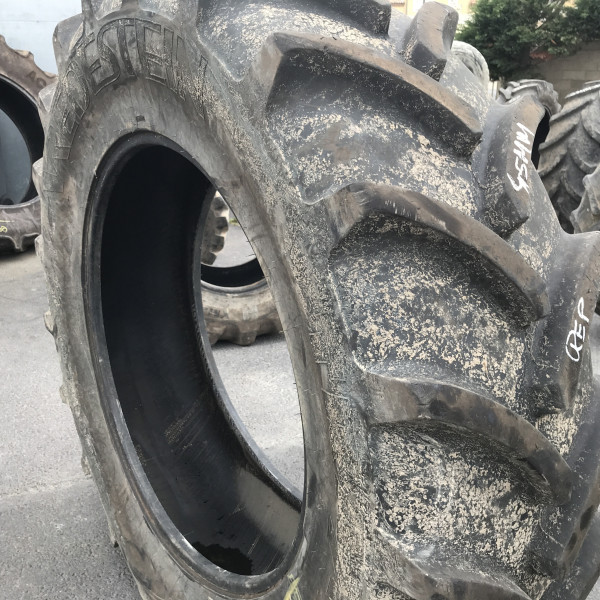 
            460/85R38 Vredestein 18,4R38 traction 85 rep
    

            
        
    
    Roue motrice


