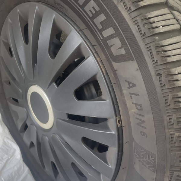 
            195/65R15 Michelin ALPIN 6
    

                        91
        
                    T
        
    
    Vehículo de pasajeros

