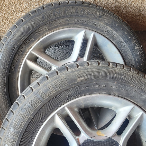 
            185/65R16 Michelin Laurence MAHON
    

                        86
        
                    H
        
    
    कार पहिया

