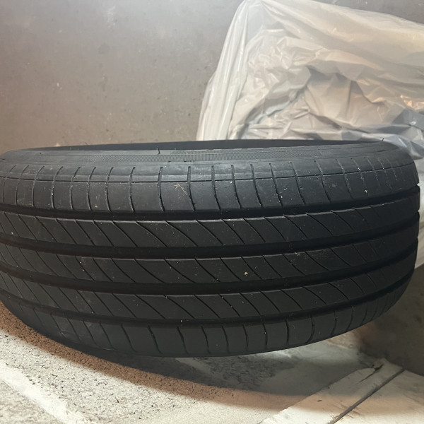 
            195/55R16 Michelin 
    

                        87
        
                    H
        
    
    Autovettura

