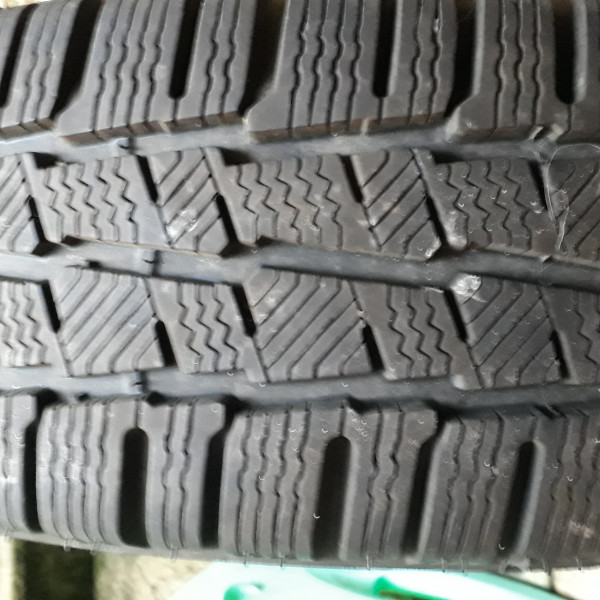 
            215/65R16 Michelin agilis
    

                        106
        
                    T
        
    
    Masina de pasageri

