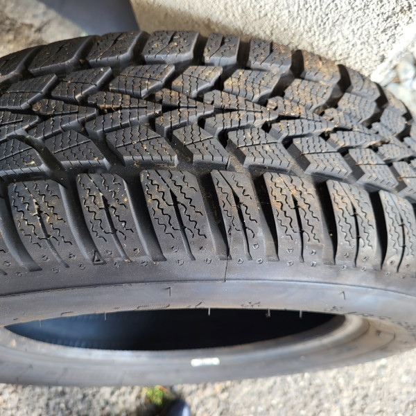 
            185/65R14 Dunlop SP WINT RESP2
    

                        86
        
                    T
        
    
    Masina de pasageri

