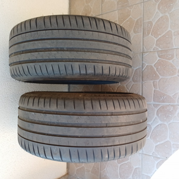 
            245/40R18 Michelin 
    

                        97
        
                    Y
        
    
    Masina de pasageri

