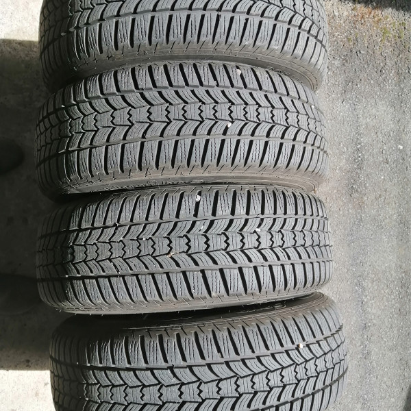 
            205/60R16 Divers SAVA ESKIMO hp2
    

                        96
        
                    H
        
    
    Masina de pasageri

