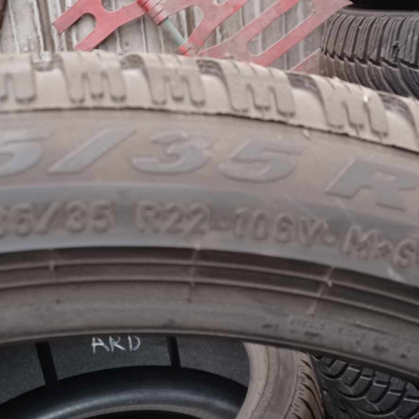 
            285/35R22 Continental WINTER
    

                        106
        
                    V
        
    
    4x4 SUV

