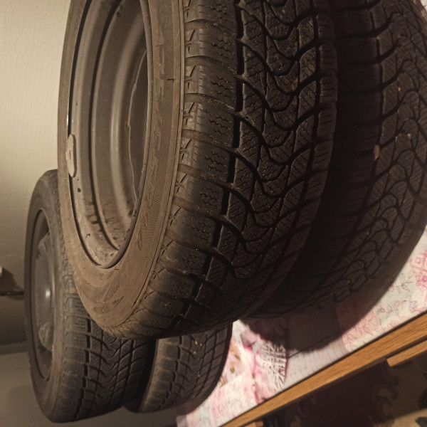 
            175/65R4 Michelin 
    

                        82
        
                    T
        
    
    Voiture de tourisme

