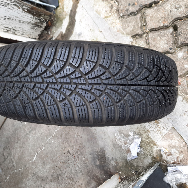 
            185/65R15 Goodyear ULTRAGRIP 9 M+S
    

                        88
        
                    T
        
    
    乘用车

