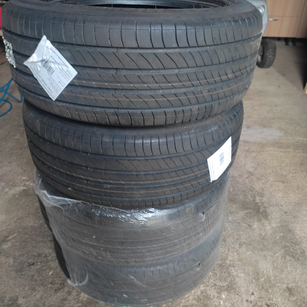 
            225/55R17 Michelin Primacy
    

                        101
        
                    V
        
    
    Voiture de tourisme

