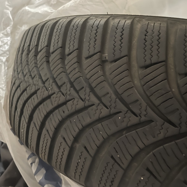 
            185/65R15 Hankook 
    

                        89
        
                    H
        
    
    Voiture de tourisme

