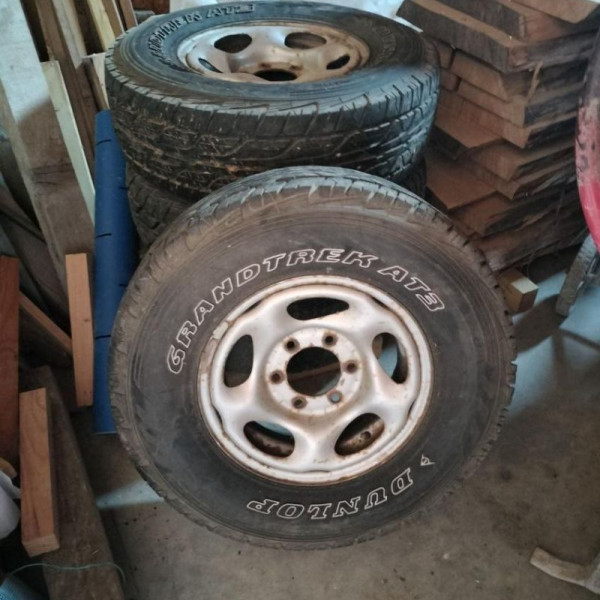 
            235/75R15 Dunlop GrandTreck AT3
    

            
        
    
    4x4 SUV

