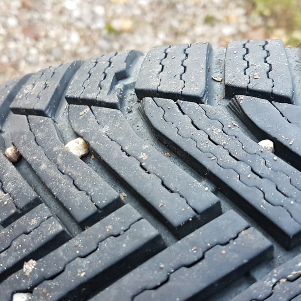 
            205/60R16 Michelin ALPIN 6
    

                        96
        
                    H
        
    
    Koło samochodowe

