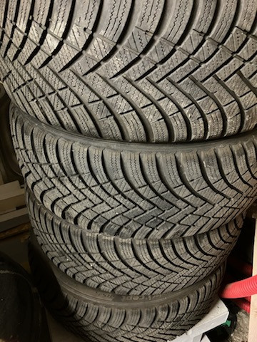 
            205/45R17 Hankook 
    

                        88
        
                    V
        
    
    Passenger car

