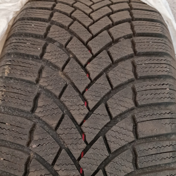 
            215/55R17 Bridgestone Blizzak LM005
    

                        98
        
                    H
        
    
    Passenger car

