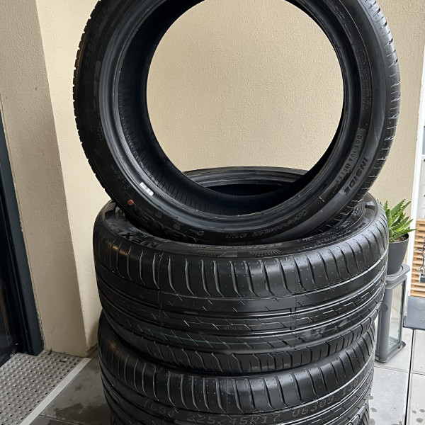 
            225/45R17 Nexen 
    

                        91
        
                    W
        
    
    Passenger car

