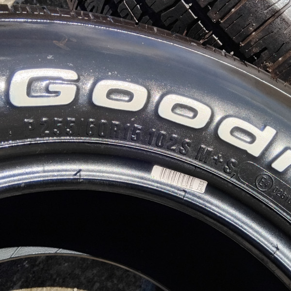 255/60R15 Bf Goodrich E4 026101
102
S
Autovettura