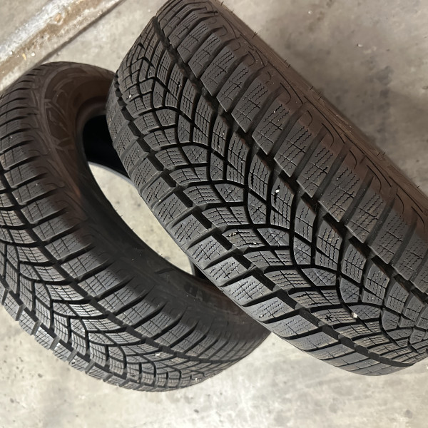 215/60R16 Goodyear
99
H
Легковой автомобиль