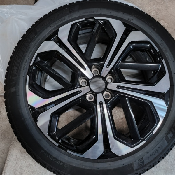 
            205/60R19 Michelin 205/55 R19
    

                        97
        
                    H
        
    
    Автомобильное колесо

