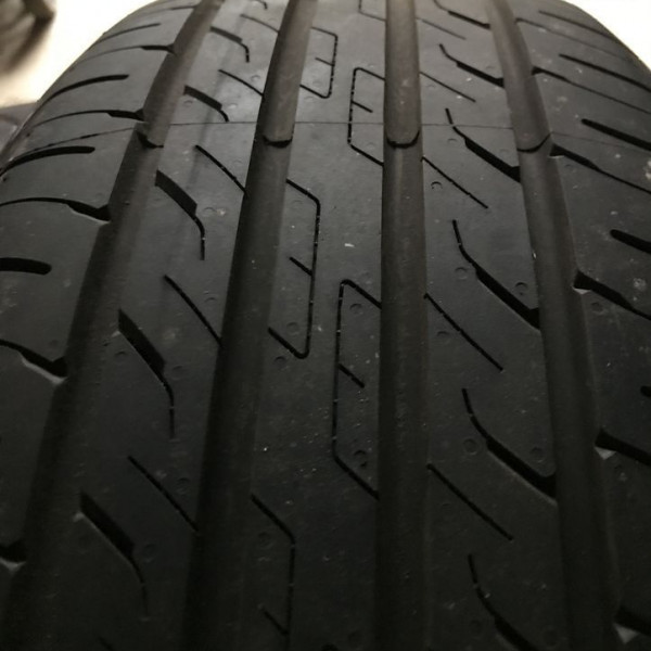 
            215/50R18 Divers GITI confort
    

                        96
        
                    V
        
    
    यात्री कार

