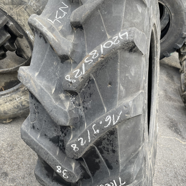 
            420/85R28 Pirelli TM 600 OCC
    

            
        
    
    驱动轮

