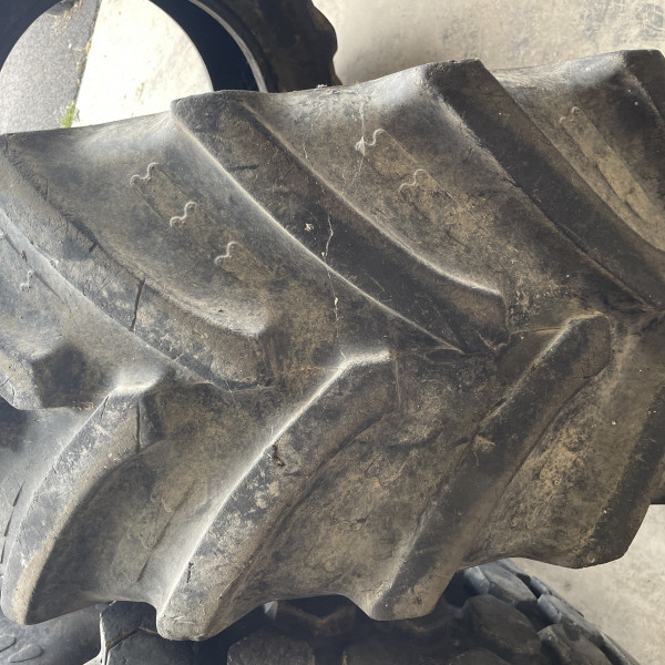 
            440/65R28 Bkt AGRIMAX RT 657 OCC
    

            
        
    
    驱动轮

