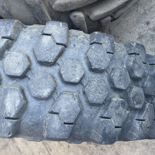440/80R28 Michelin BIBLOAD OCC
驱动轮