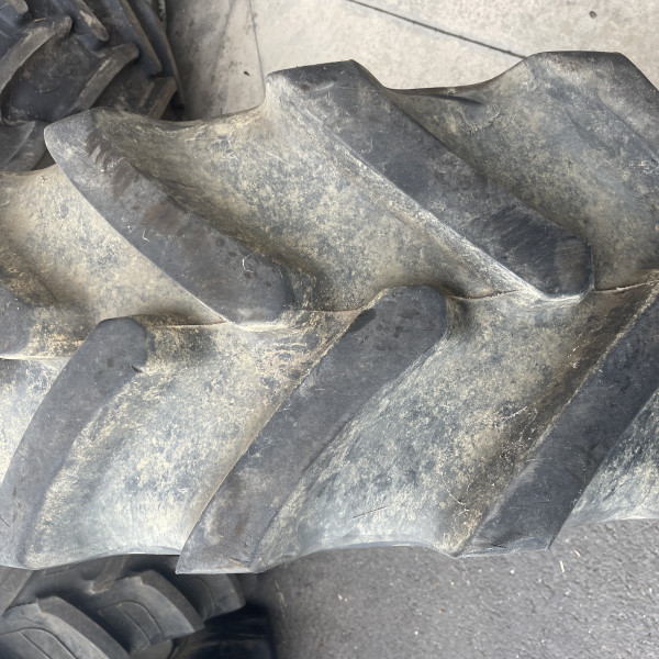 
            380/70R28 Bridgestone X TRACTOR OCC
    

            
        
    
    驱动轮

