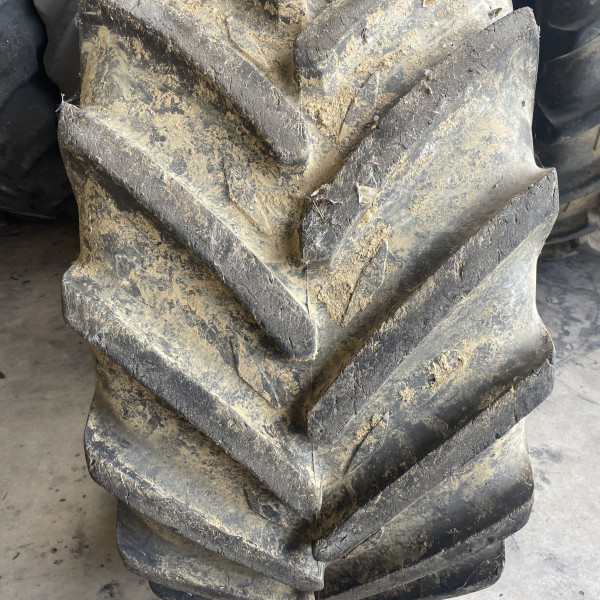 
            600/60R28 Michelin XEOBIB OCC
    

            
        
    
    驱动轮

