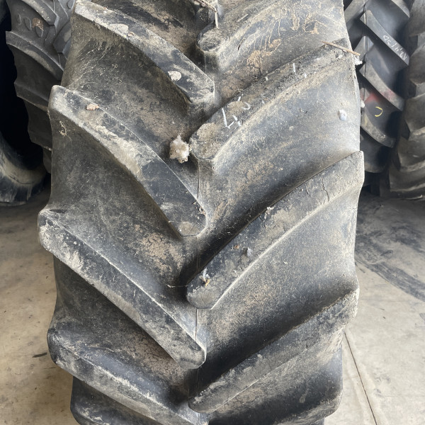 
            600/65R28 Continental TRACTOR MASTER OCC
    

            
        
    
    Roue motrice

