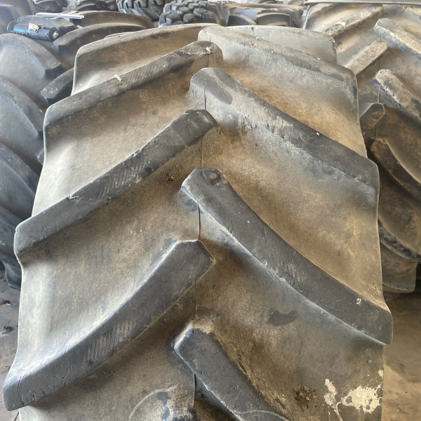 
            600/65R28 Mitas AC65 OCC
    

            
        
    
    Roue motrice

