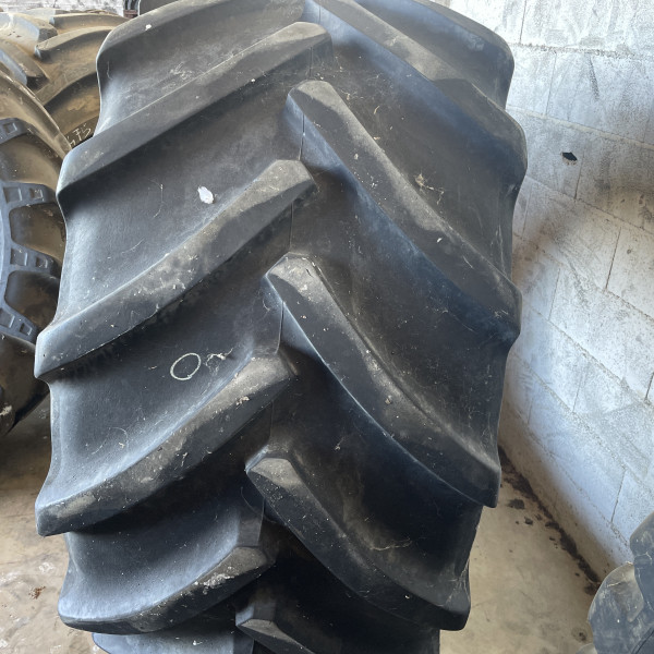 750/55R30 Mitas SFT
Roue motrice