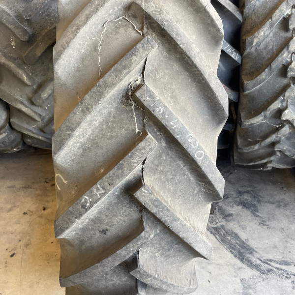 
            18.4-30 Goodyear TRACTION SURE GRIP OCC
    

            
                    10PR
        
    
    Roue motrice

