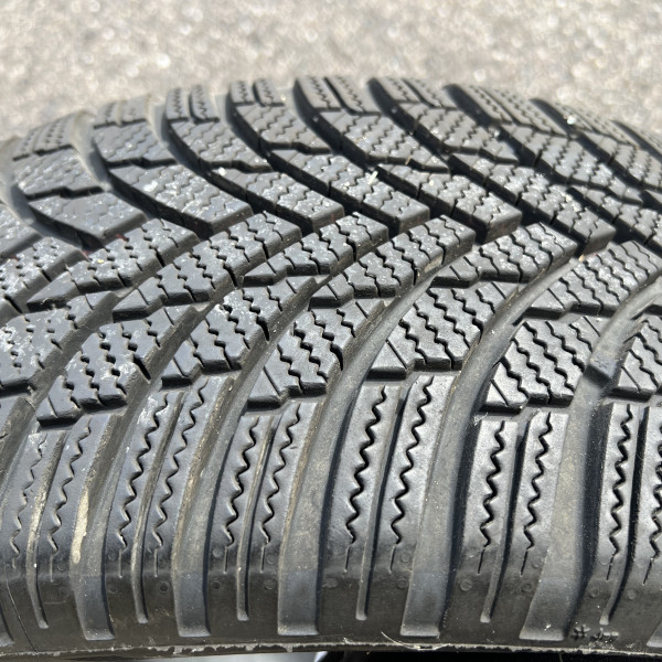 
            205/55R17 Firestone Winter cept evo 2
    

                        91
        
                    V
        
    
    乘用车

