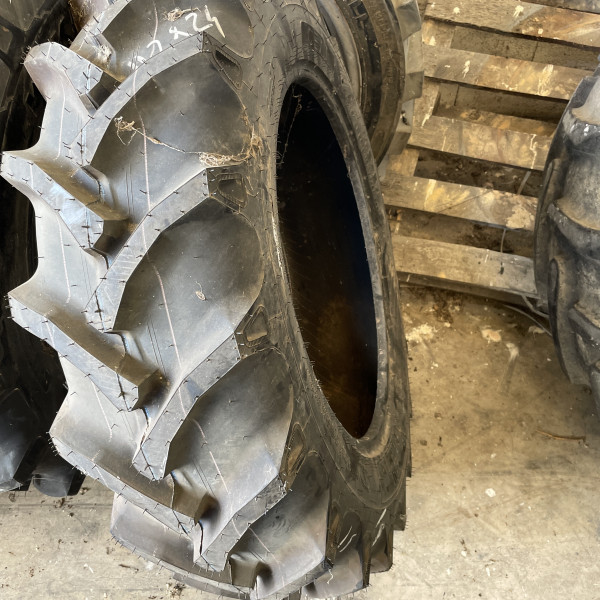 
            11.2-24 Lift Guard FARMAX
    

            
                    8PR
        
    
    Ruota motrice

