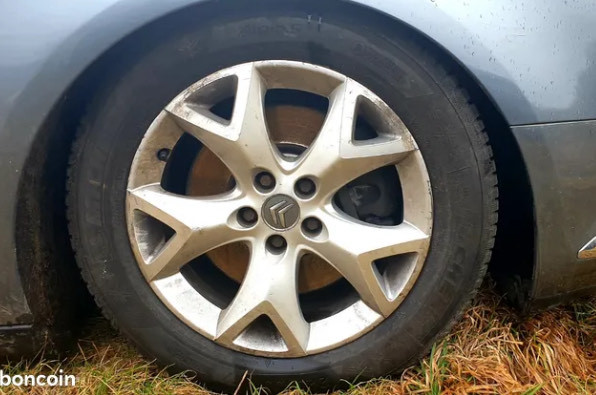 
            225/55R17 Michelin 
    

                        0
        
        
    
    Autovettura

