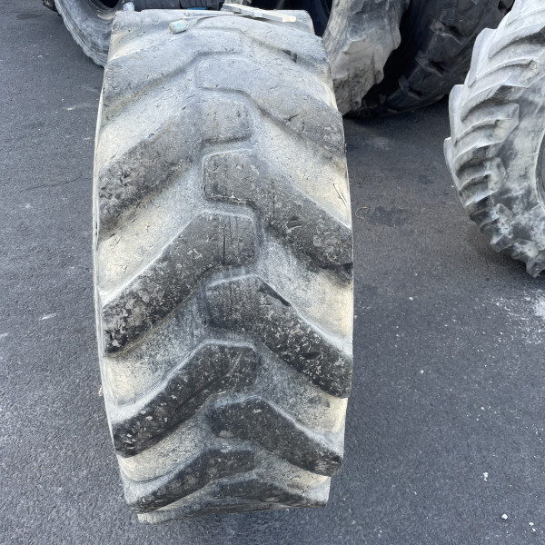 
            400/80-24 Solideal TM R4 OCC AR
    

            
                    20PR
        
    
    Gonflable

