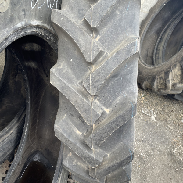
            12.4/R32 Petlas TA 60 OCC
    

            
        
    
    驱动轮

