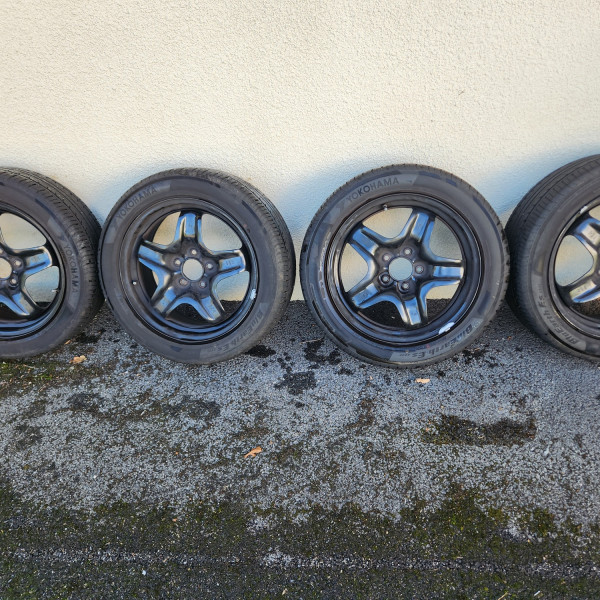 
            225/50R17 Yokohama BluEarth Es 32
    

                        94
        
                    V
        
    
    Autowiel


