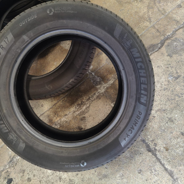 
            215/60R17 Michelin Primacy
    

                        0
        
        
    
    Personenauto

