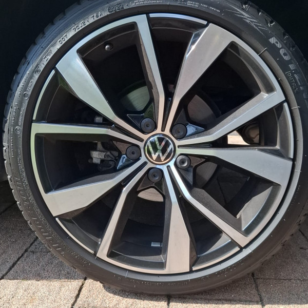 
            225/40R19 Bridgestone Potenza S001
    

                        0
        
        
    
    Personenauto

