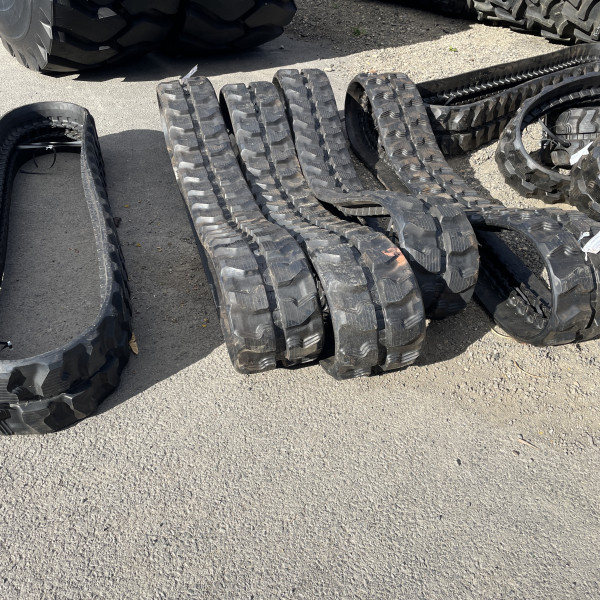     Chenille en caoutchouc CAMSO 230x78x48 SD TRACK HINOWA DM20S/HP1500/PT2000/PT2000G/VT2000
