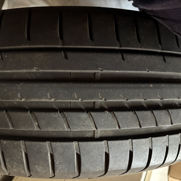 
            255/55R19 Goodyear grivot francoise
    

                        111
        
                    V
        
    
    यात्री कार

