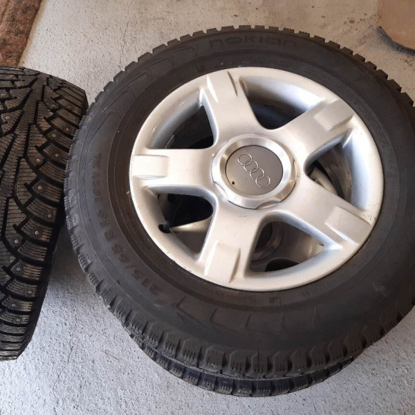 
            215/65R16 Nokian HAKKAPELIITA 5 CLOUTE
    

                        102
        
                    T
        
    
    Autowiel

