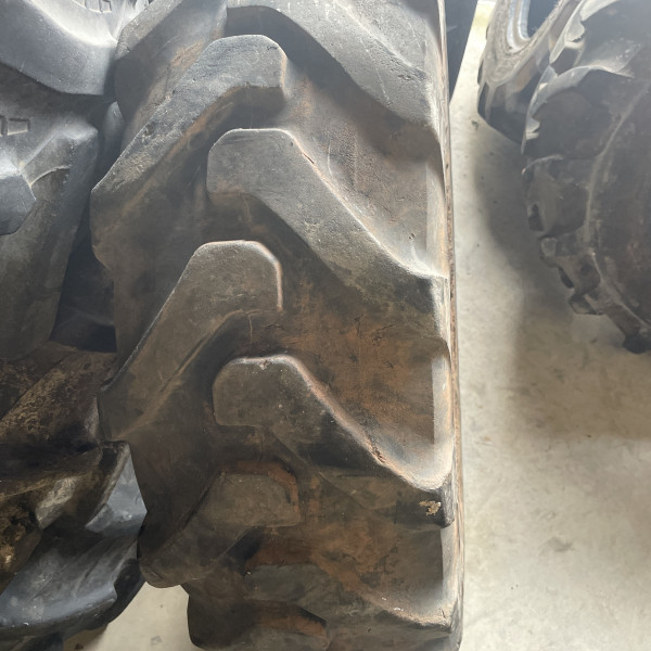 
            300/75R18 Alliance AGRO INDUS 580 OCC
    

            
        
    
    Koło napędowe

