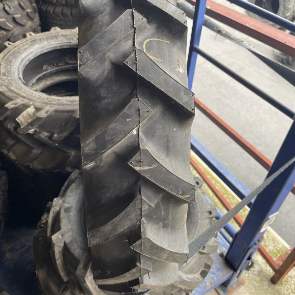 
            6.5/80-15 Russe KNK 50 OCC
    

            
                    6PR
        
    
    Koło napędowe

