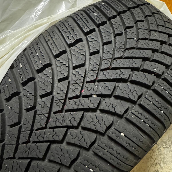
            225/55R18 Bridgestone 
    

                        91
        
                    H
        
    
    Personenauto

