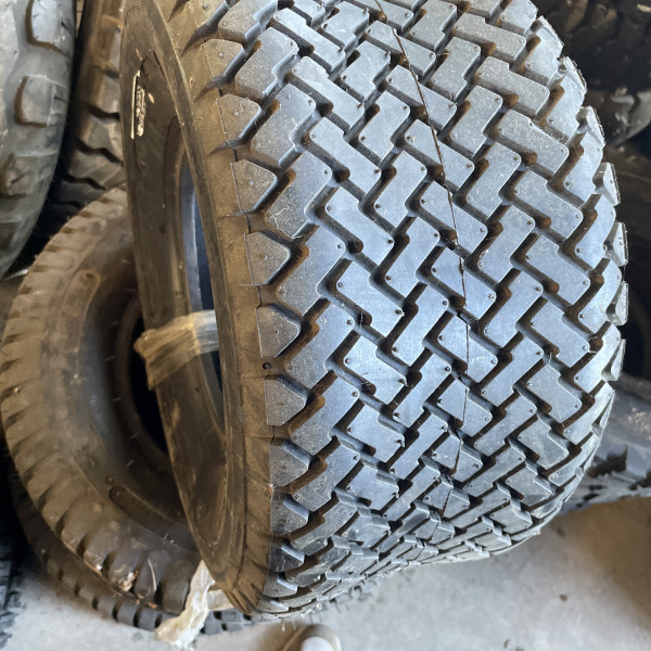 
            18/8.5-8 Trelleborg T 539 OCC
    

            
                    6PR
        
    
    Ведущее колесо

