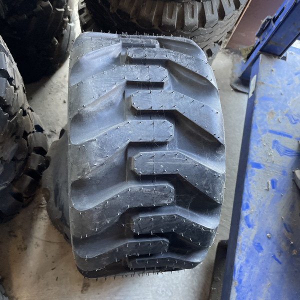 
            18/8.5-8 Trelleborg T 570 OCC
    

            
                    8PR
        
    
    Ведущее колесо

