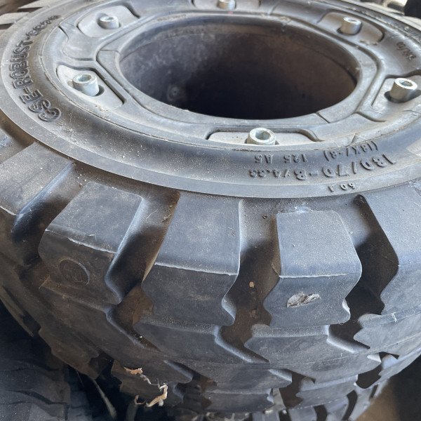 
            180/70-8 Continental CSE ROBUST SC20 OCC
    

            
        
    
    Massief

