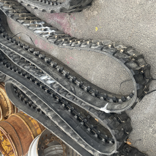     Oruga de caucho CAMSO 320x100x49 SD320 QAW
