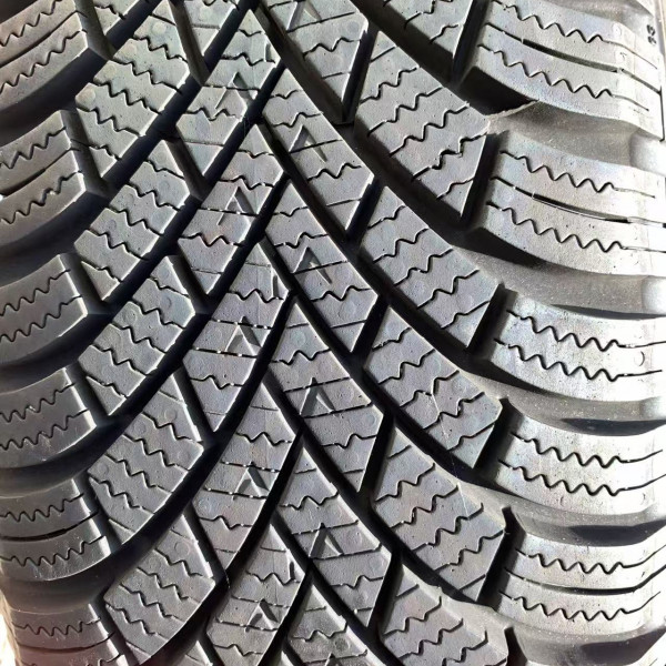 
            185/65R15 Nexen rotation
    

                        88
        
                    T
        
    
    Passenger car

